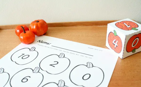 pumpkin dice roll game for a fall activity